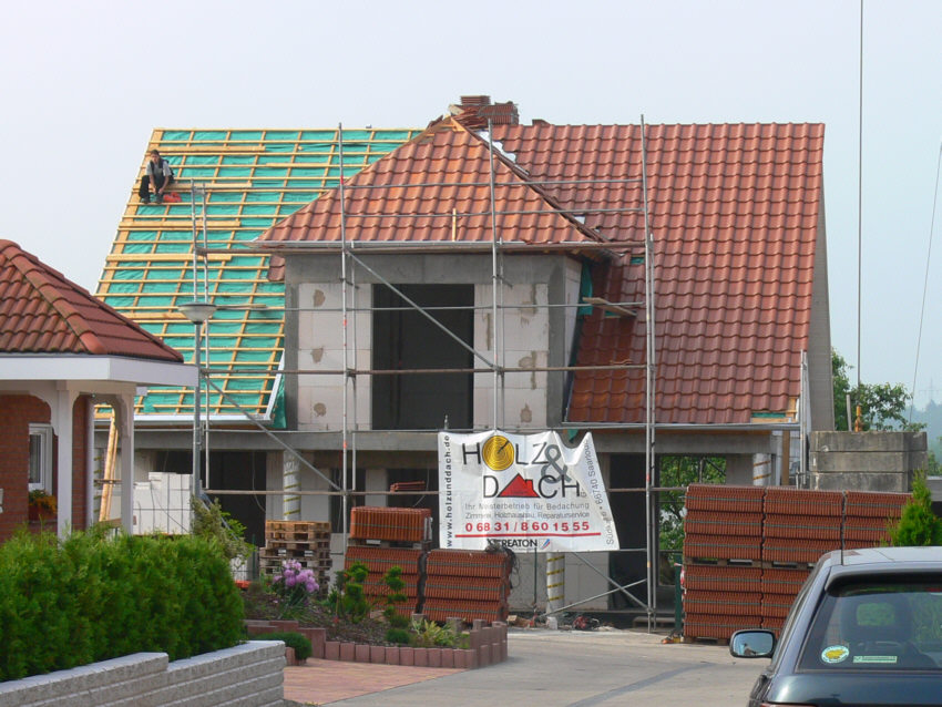 Wohnhausneubau Familie Fess - Bedachen des Hauses