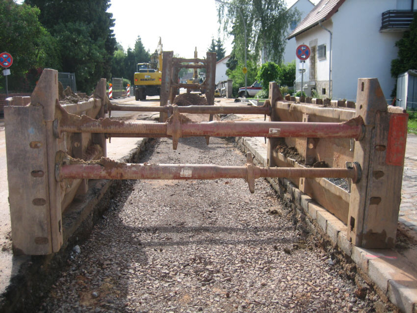 Hauptsammler Bliesmengen-Bolchen 2. Bauabschnitt Abwasseranlage Kleinblittersdorf - Verbau der Strasse
