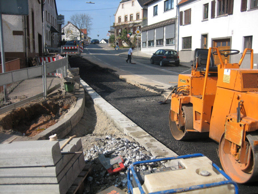 Abwasseranlage Ommersheim Kanalsanierung - Asphalttragschicht