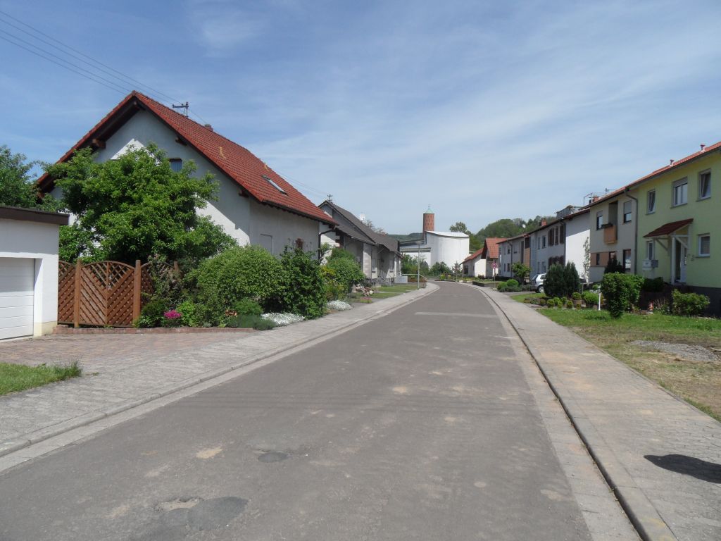 Mandelbachtal Bliesmengen-Bolchen Strassenbau Kettelerstrasse - Strasse vor der Sanierung